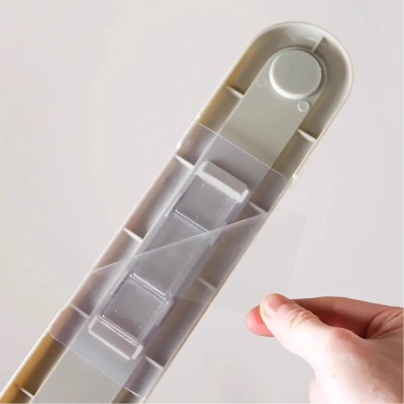 Double-Ended Hanger Storage